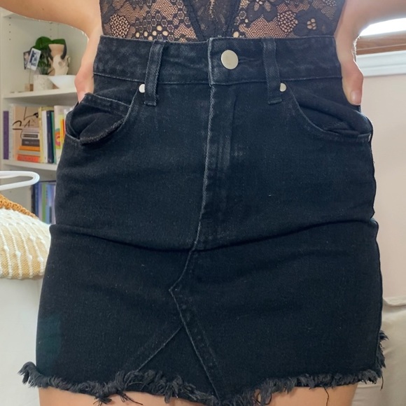 BLACK DENIM SKIRT - Picture 1 of 1